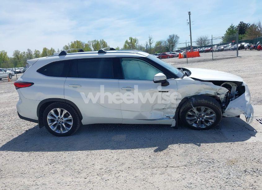 Photo 13 of 2021 Toyota Highlander HYBRID LIMITED (VIN 5TDXBRCH0MS033548)