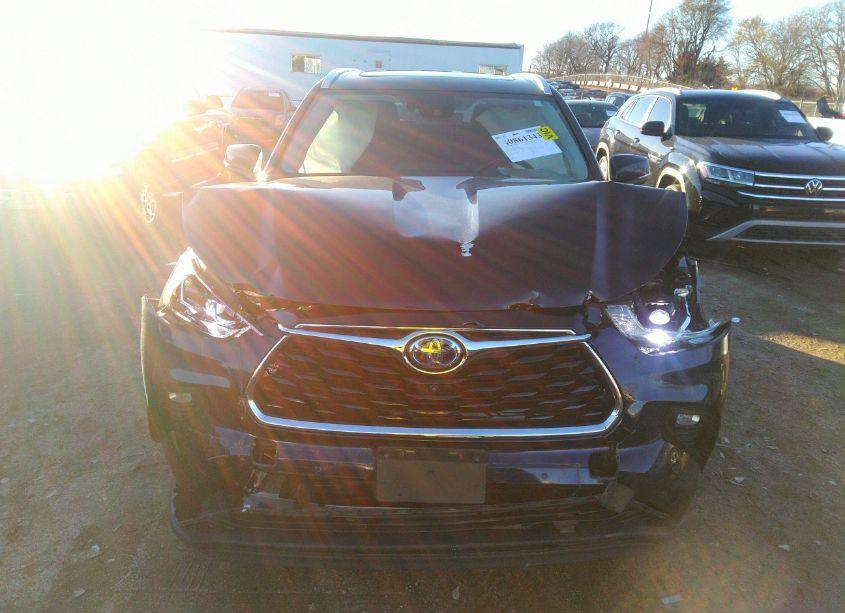 Photo 12 of 2021 Toyota Highlander HYBRID LIMITED (VIN 5TDXBRCH0MS523357)