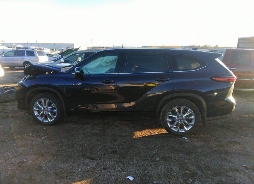 Photo 14 of 2021 Toyota Highlander HYBRID LIMITED (VIN 5TDXBRCH0MS523357)
