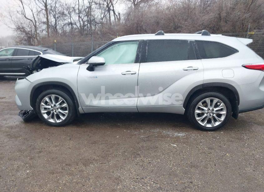 Photo 15 of 2021 Toyota Highlander HYBRID LIMITED (VIN 5TDXBRCH3MS520775)
