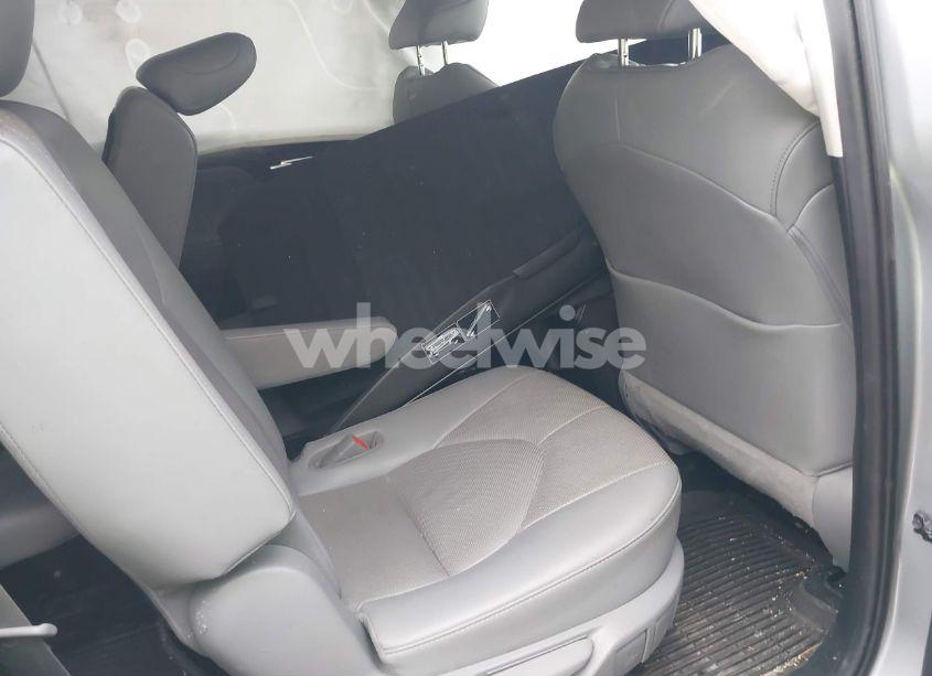 Photo 8 of 2021 Toyota Highlander HYBRID LIMITED (VIN 5TDXBRCH3MS520775)