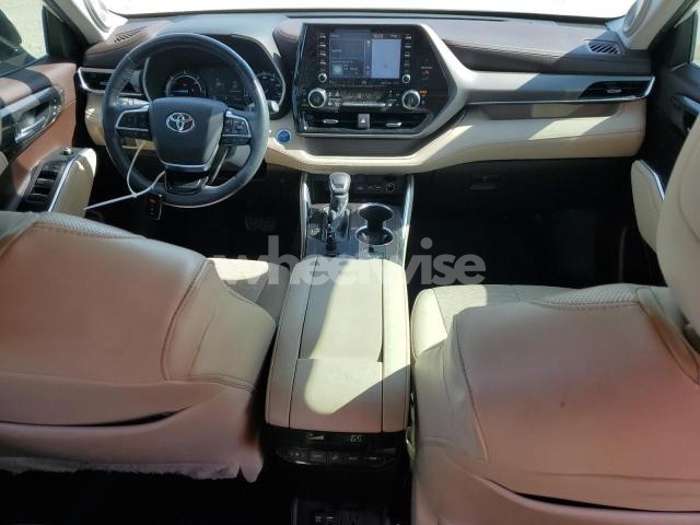 Photo 10 of 2020 TOYOTA HIGHLANDER HYBRID LIMITED (VIN 5TDXBRCH4LS000468)