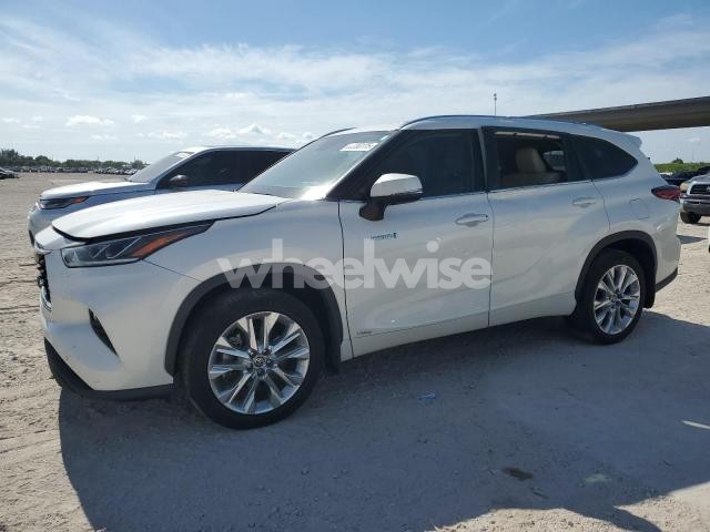 Photo 5 of 2020 TOYOTA HIGHLANDER HYBRID LIMITED (VIN 5TDXBRCH4LS000468)