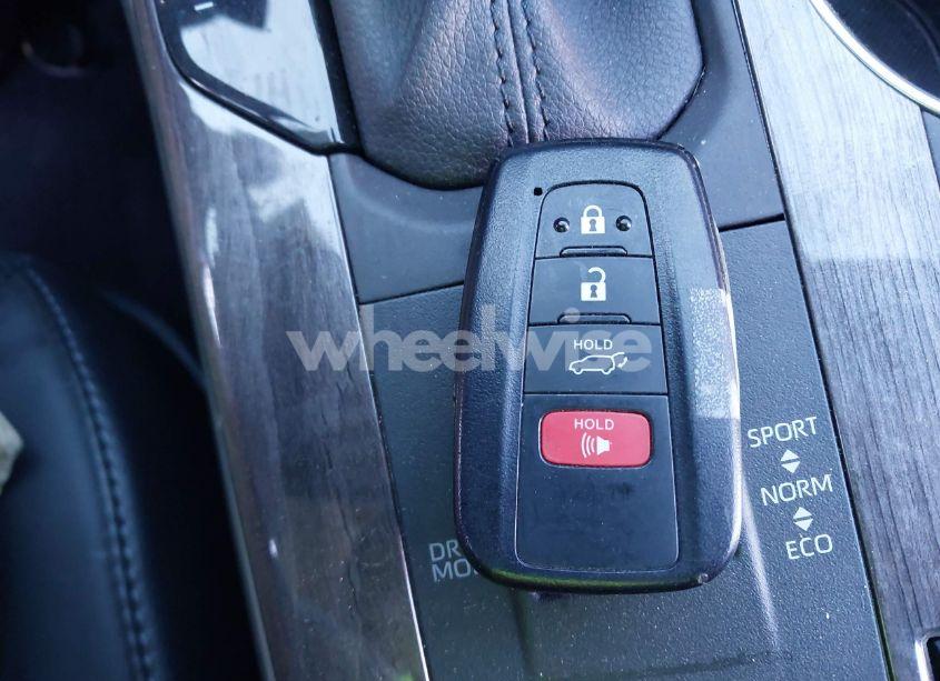 Photo 11 of 2020 Toyota Highlander HYBRID LIMITED (VIN 5TDXBRCH4LS013642)