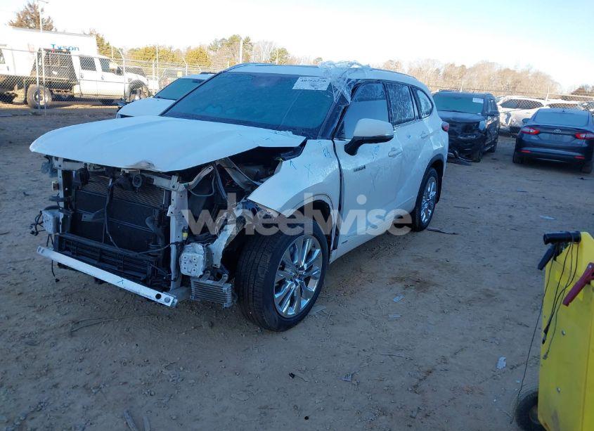 Photo 2 of 2020 Toyota Highlander HYBRID LIMITED (VIN 5TDXBRCH4LS013642)