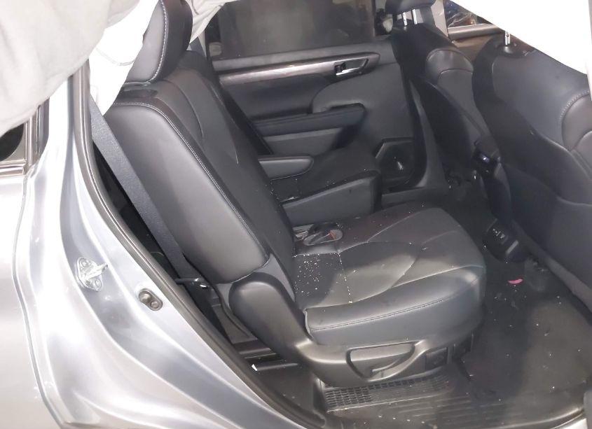 Photo 8 of 2023 Toyota Highlander HYBRID LIMITED (VIN 5TDXBRCH4PS581069)