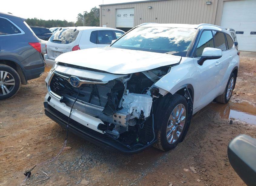 Photo 2 of 2024 Toyota Highlander HYBRID LIMITED (VIN 5TDXBRCH5RS614759)
