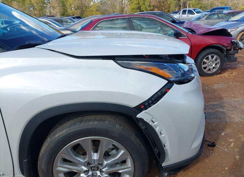 Photo 21 of 2024 Toyota Highlander HYBRID LIMITED (VIN 5TDXBRCH5RS614759)