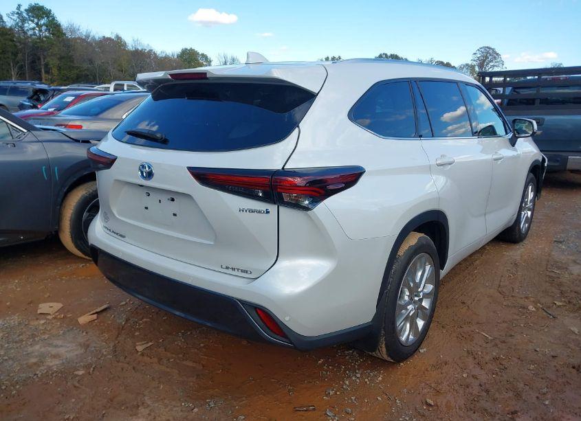 Photo 4 of 2024 Toyota Highlander HYBRID LIMITED (VIN 5TDXBRCH5RS614759)