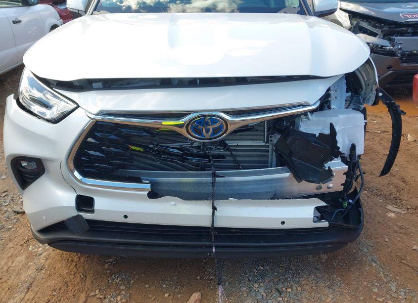 Photo 6 of 2024 Toyota Highlander HYBRID LIMITED (VIN 5TDXBRCH5RS614759)