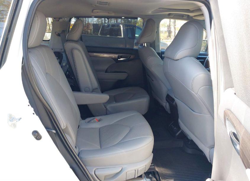 Photo 8 of 2021 Toyota Highlander HYBRID LIMITED (VIN 5TDXBRCH6MS016611)
