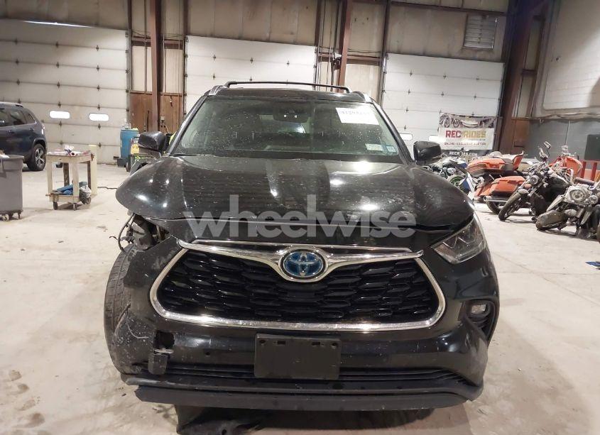 Photo 13 of 2021 Toyota Highlander HYBRID LIMITED (VIN 5TDXBRCH8MS521016)