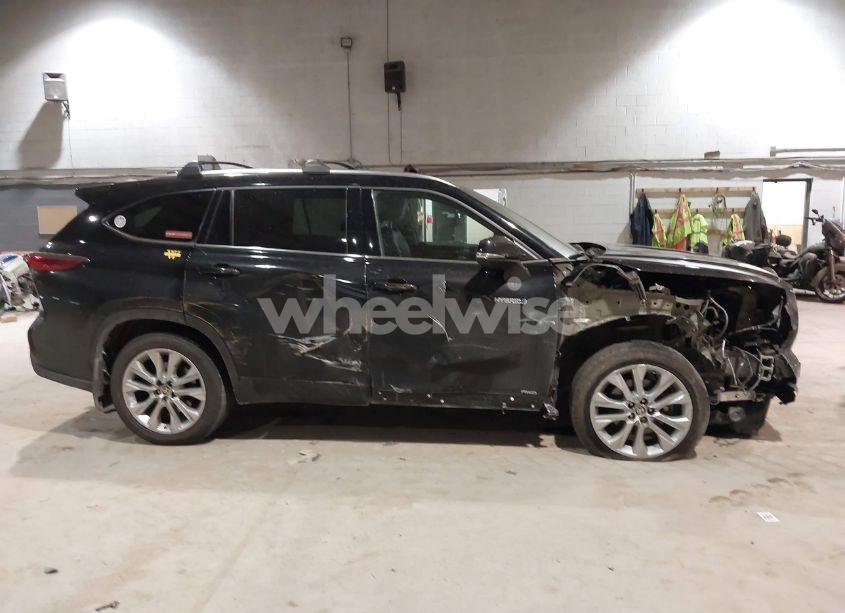 Photo 14 of 2021 Toyota Highlander HYBRID LIMITED (VIN 5TDXBRCH8MS521016)