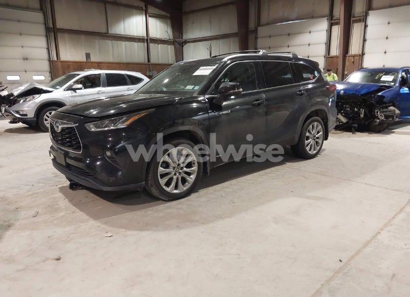 Photo 2 of 2021 Toyota Highlander HYBRID LIMITED (VIN 5TDXBRCH8MS521016)
