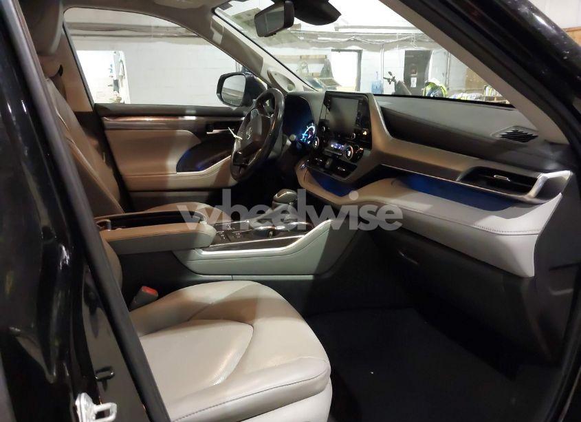 Photo 5 of 2021 Toyota Highlander HYBRID LIMITED (VIN 5TDXBRCH8MS521016)