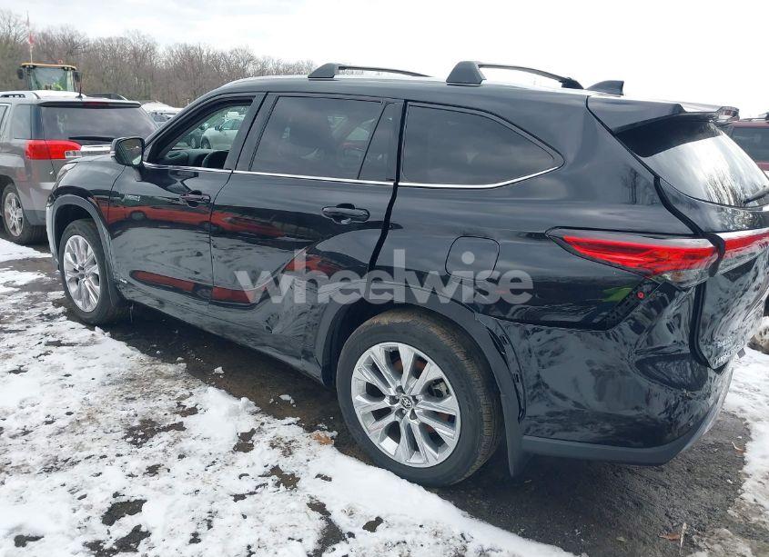 Photo 3 of 2021 Toyota Highlander HYBRID LIMITED (VIN 5TDXBRCH9MS016649)