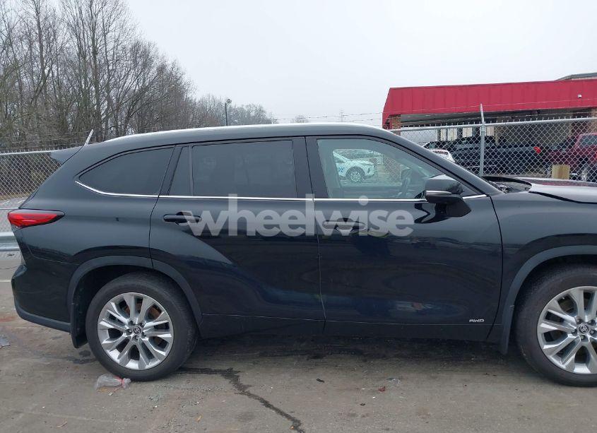 Photo 13 of 2023 Toyota Highlander HYBRID LIMITED (VIN 5TDXBRCHXPS118028)