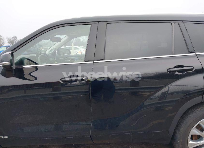 Photo 14 of 2023 Toyota Highlander HYBRID LIMITED (VIN 5TDXBRCHXPS118028)