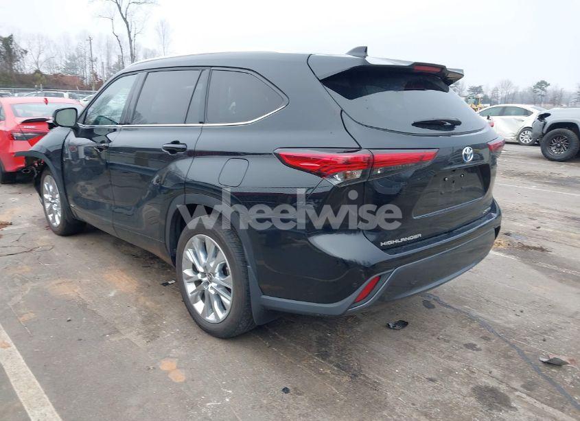 Photo 3 of 2023 Toyota Highlander HYBRID LIMITED (VIN 5TDXBRCHXPS118028)