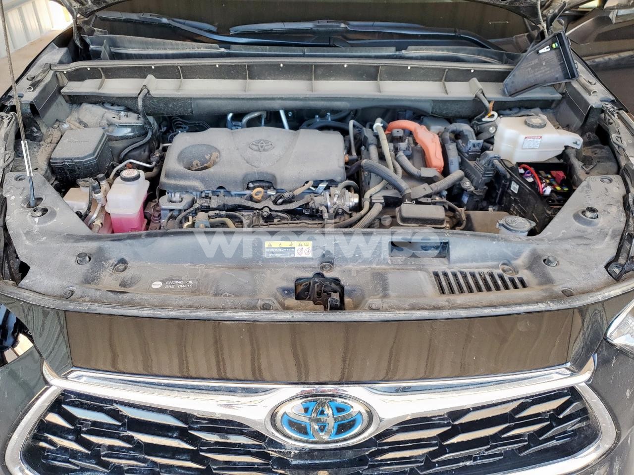 Photo 12 of 2024 TOYOTA HIGHLANDER HYBRID LIMITED (VIN 5TDXBRCHXRS625837)