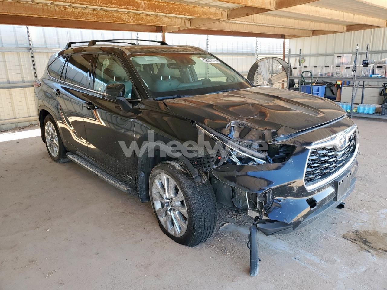 Photo 4 of 2024 TOYOTA HIGHLANDER HYBRID LIMITED (VIN 5TDXBRCHXRS625837)