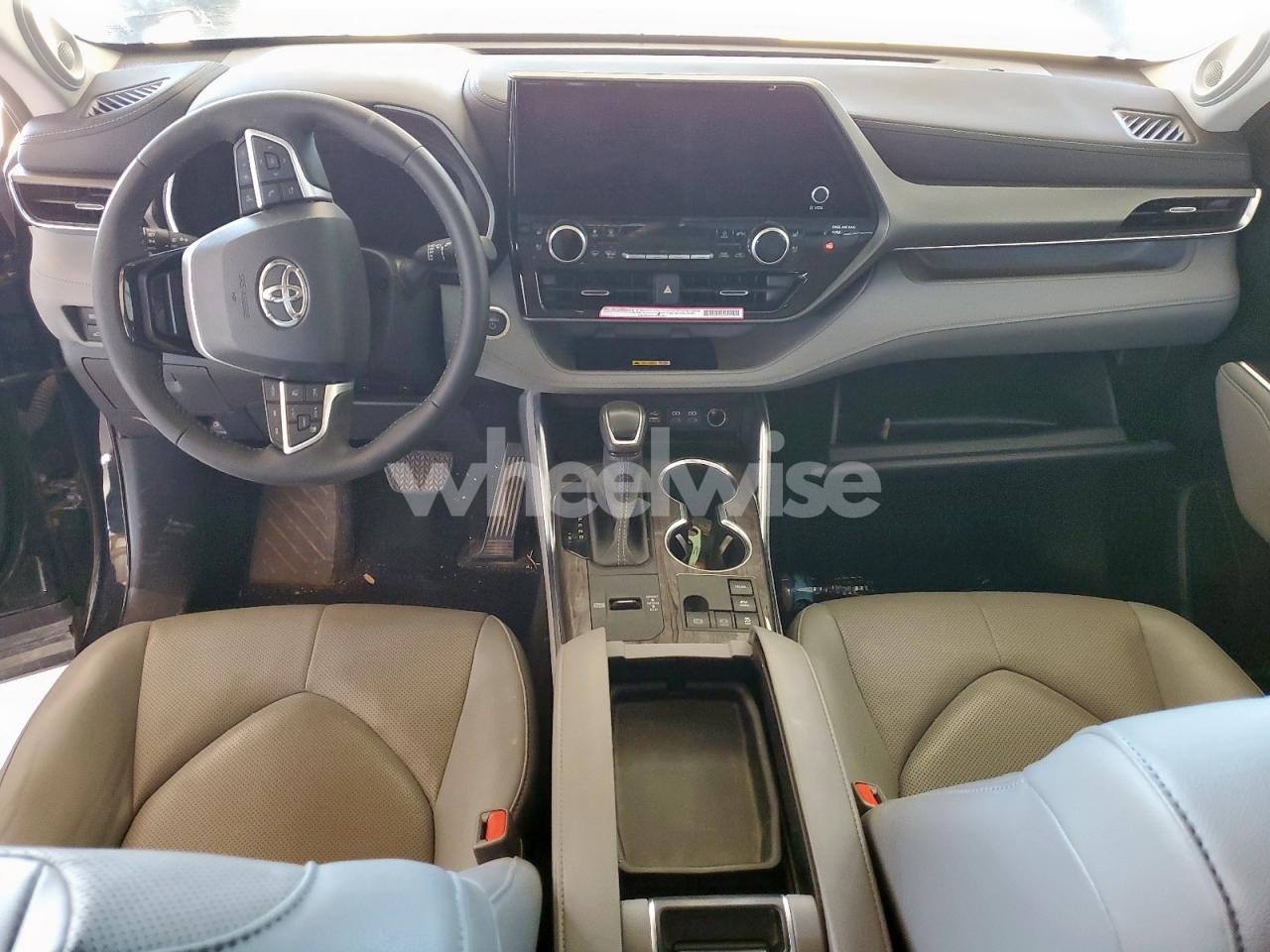 Photo 8 of 2024 TOYOTA HIGHLANDER HYBRID LIMITED (VIN 5TDXBRCHXRS625837)