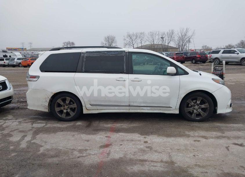 Photo 13 of 2011 Toyota Sienna SPORT (VIN 5TDXK3DC0BS122811)