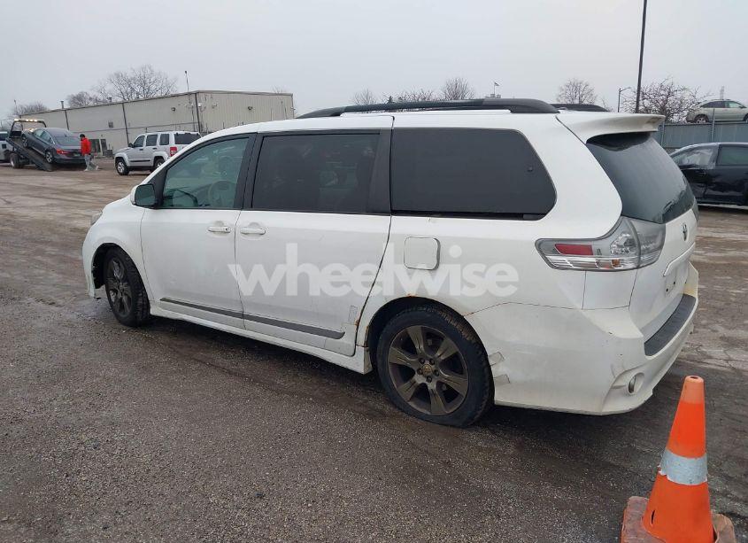 Photo 3 of 2011 Toyota Sienna SPORT (VIN 5TDXK3DC0BS122811)