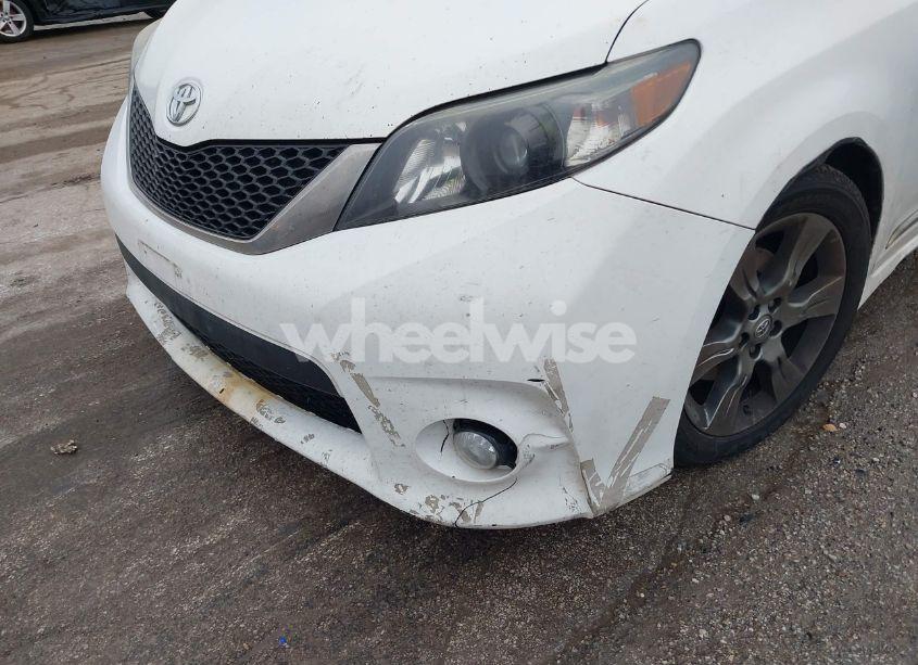 Photo 6 of 2011 Toyota Sienna SPORT (VIN 5TDXK3DC0BS122811)