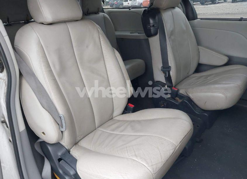 Photo 8 of 2011 Toyota Sienna SPORT (VIN 5TDXK3DC0BS122811)