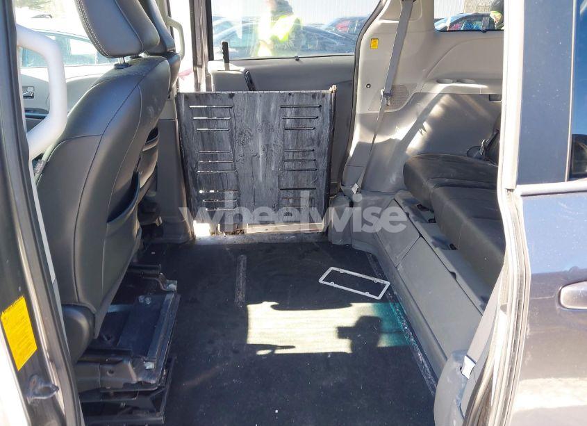 Photo 12 of 2012 Toyota Sienna SE 8 PASSENGER (VIN 5TDXK3DC0CS233795)