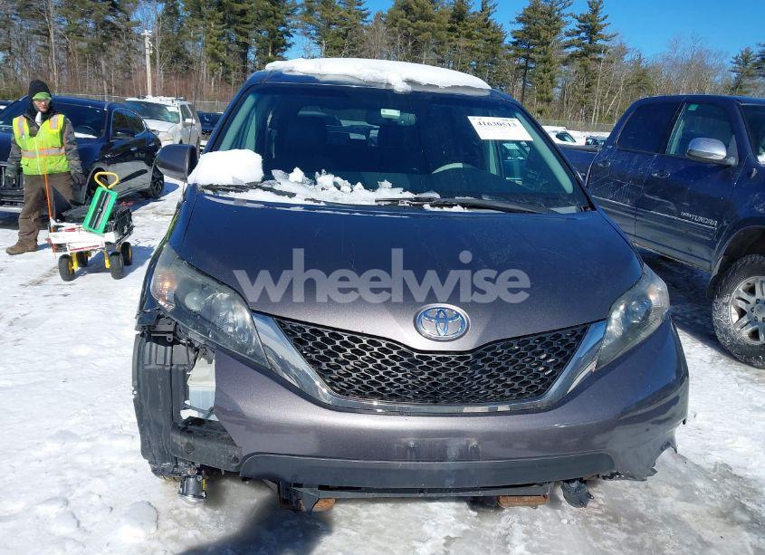 Photo 13 of 2012 Toyota Sienna SE 8 PASSENGER (VIN 5TDXK3DC0CS233795)