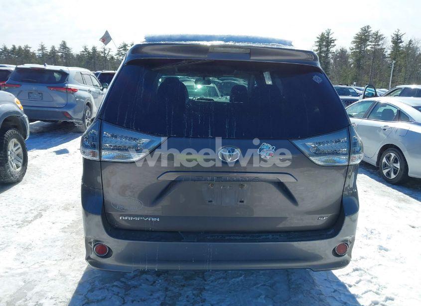 Photo 17 of 2012 Toyota Sienna SE 8 PASSENGER (VIN 5TDXK3DC0CS233795)