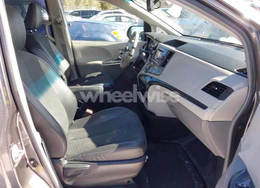 Photo 5 of 2012 Toyota Sienna SE 8 PASSENGER (VIN 5TDXK3DC0CS233795)