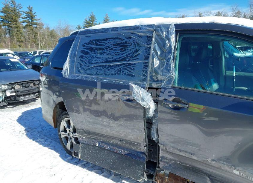 Photo 6 of 2012 Toyota Sienna SE 8 PASSENGER (VIN 5TDXK3DC0CS233795)