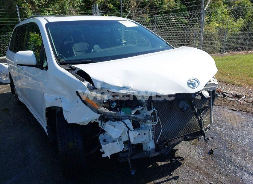 Photo 6 of 2015 Toyota Sienna SE 8 PASSENGER (VIN 5TDXK3DC0FS657546)