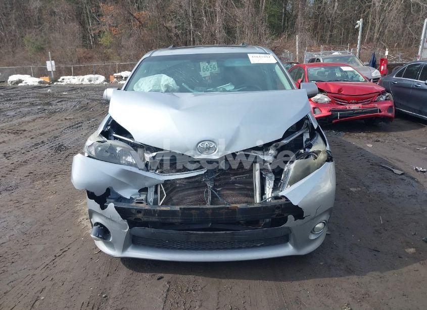 Photo 12 of 2011 Toyota Sienna SPORT (VIN 5TDXK3DC1BS044362)