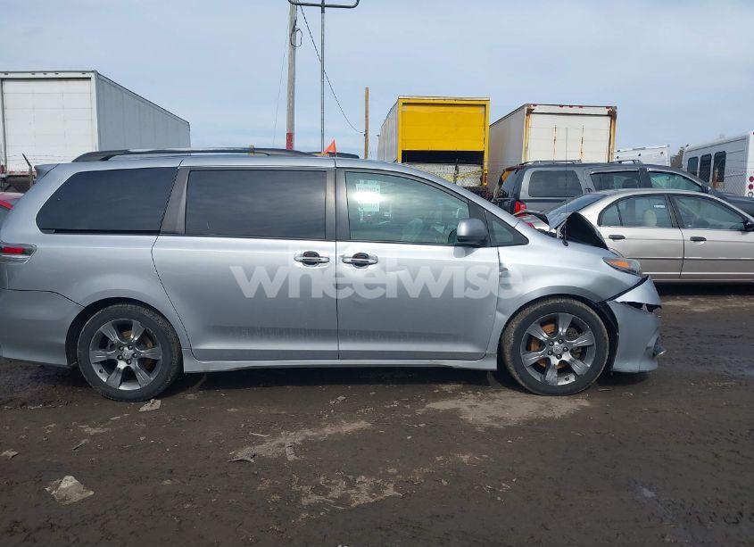 Photo 13 of 2011 Toyota Sienna SPORT (VIN 5TDXK3DC1BS044362)