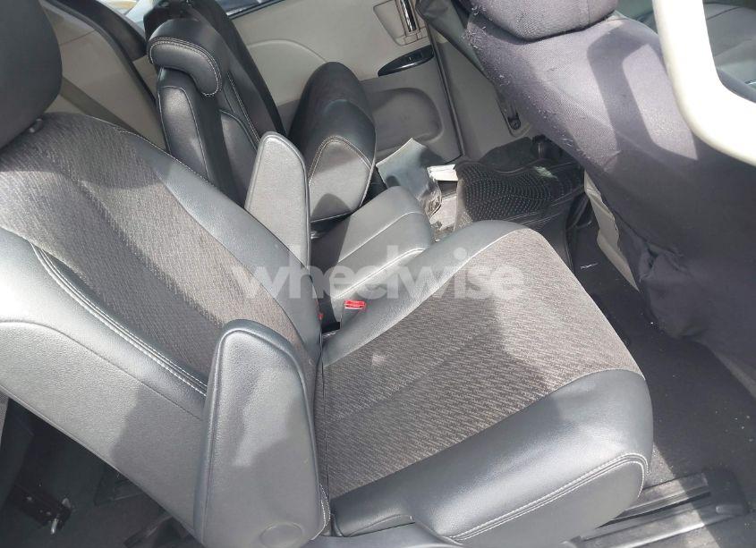 Photo 8 of 2011 Toyota Sienna SPORT (VIN 5TDXK3DC1BS044362)