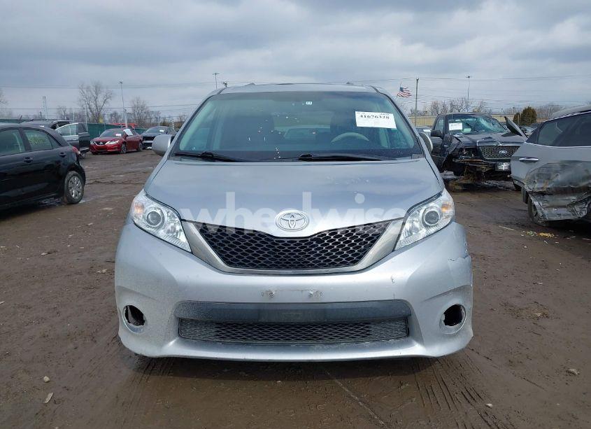 Photo 12 of 2011 Toyota Sienna SPORT (VIN 5TDXK3DC1BS096963)