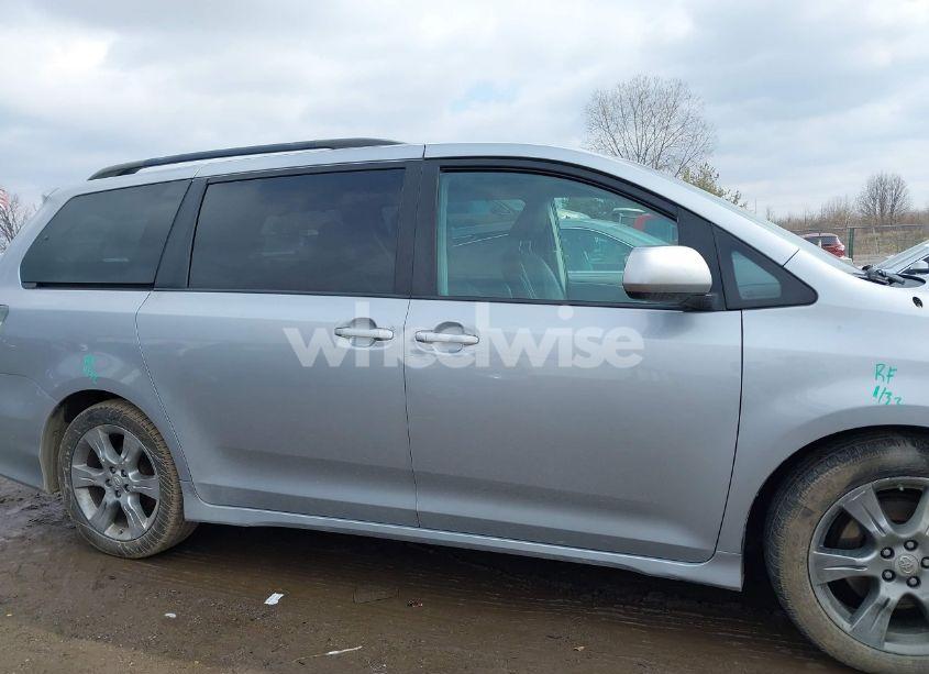 Photo 13 of 2011 Toyota Sienna SPORT (VIN 5TDXK3DC1BS096963)