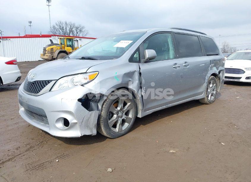 Photo 2 of 2011 Toyota Sienna SPORT (VIN 5TDXK3DC1BS096963)