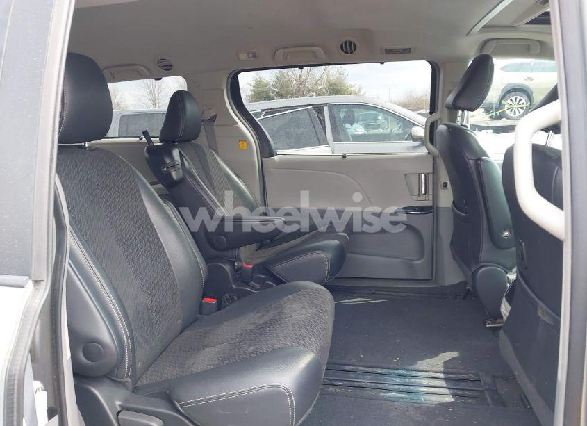 Photo 8 of 2011 Toyota Sienna SPORT (VIN 5TDXK3DC1BS096963)