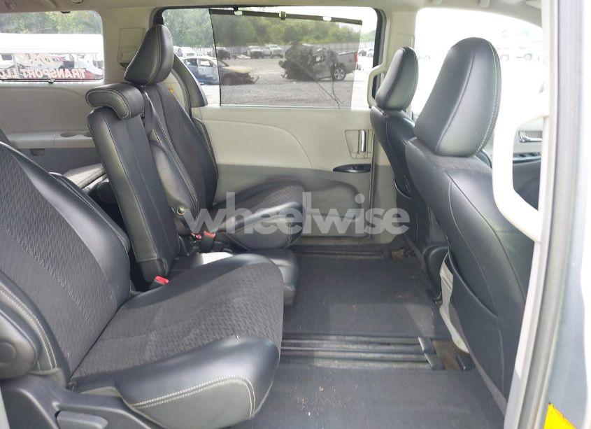 Photo 8 of 2013 Toyota Sienna SE 8 PASSENGER (VIN 5TDXK3DC1DS290542)