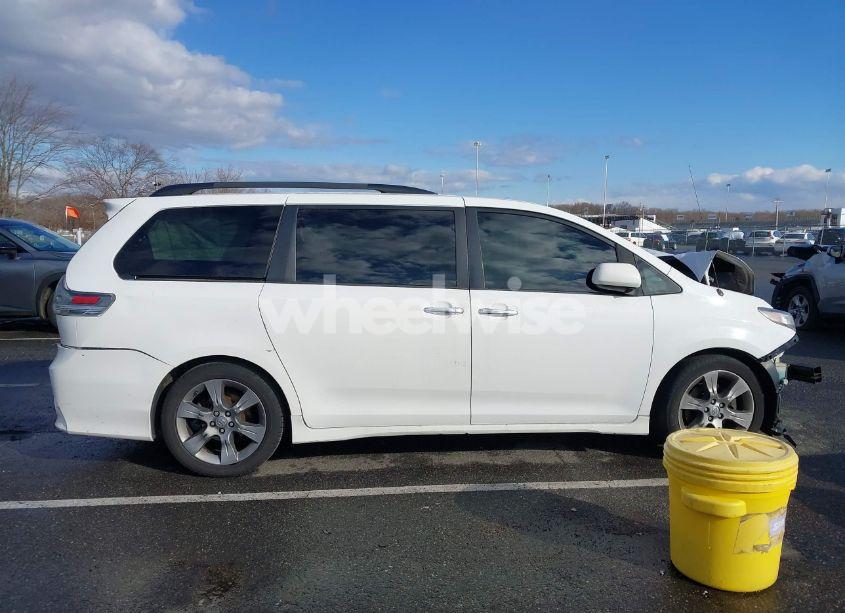 Photo 14 of 2014 Toyota Sienna SE 8 PASSENGER (VIN 5TDXK3DC1ES422510)
