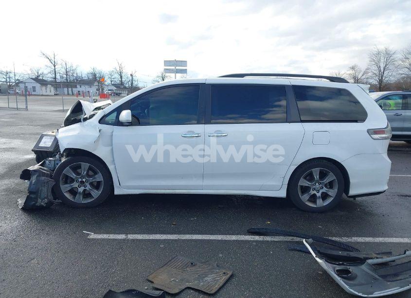 Photo 15 of 2014 Toyota Sienna SE 8 PASSENGER (VIN 5TDXK3DC1ES422510)