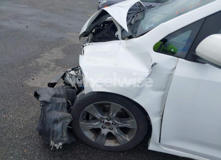 Photo 6 of 2014 Toyota Sienna SE 8 PASSENGER (VIN 5TDXK3DC1ES422510)