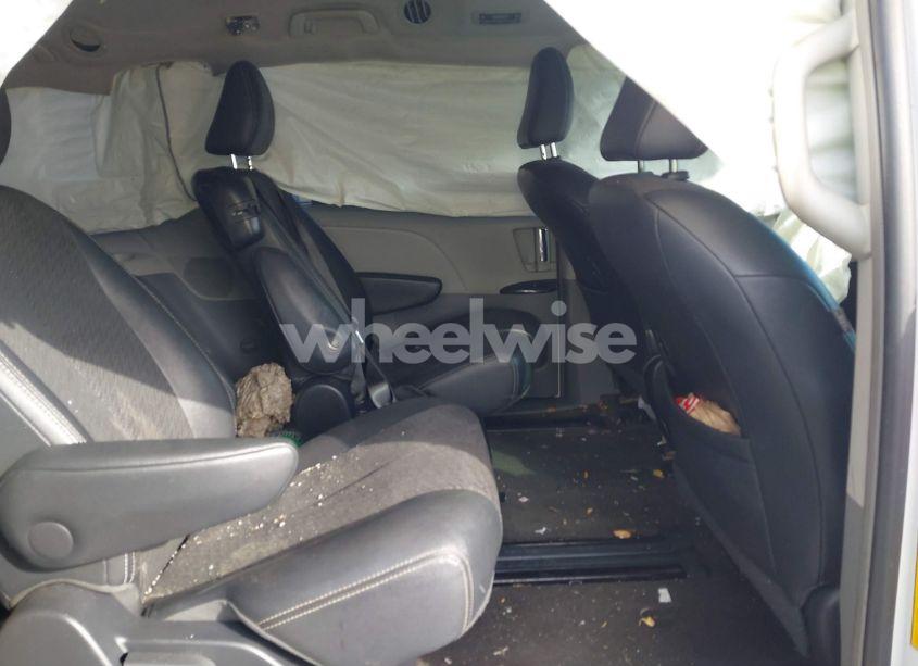 Photo 8 of 2014 Toyota Sienna SE 8 PASSENGER (VIN 5TDXK3DC1ES422510)