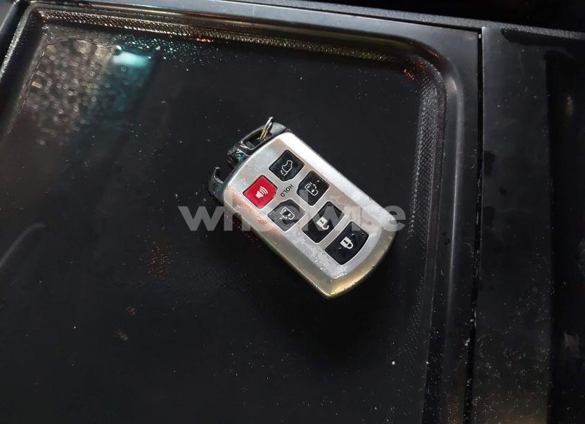 Photo 11 of 2015 Toyota Sienna SE PREMIUM 8 PASSENGER (VIN 5TDXK3DC1FS528070)