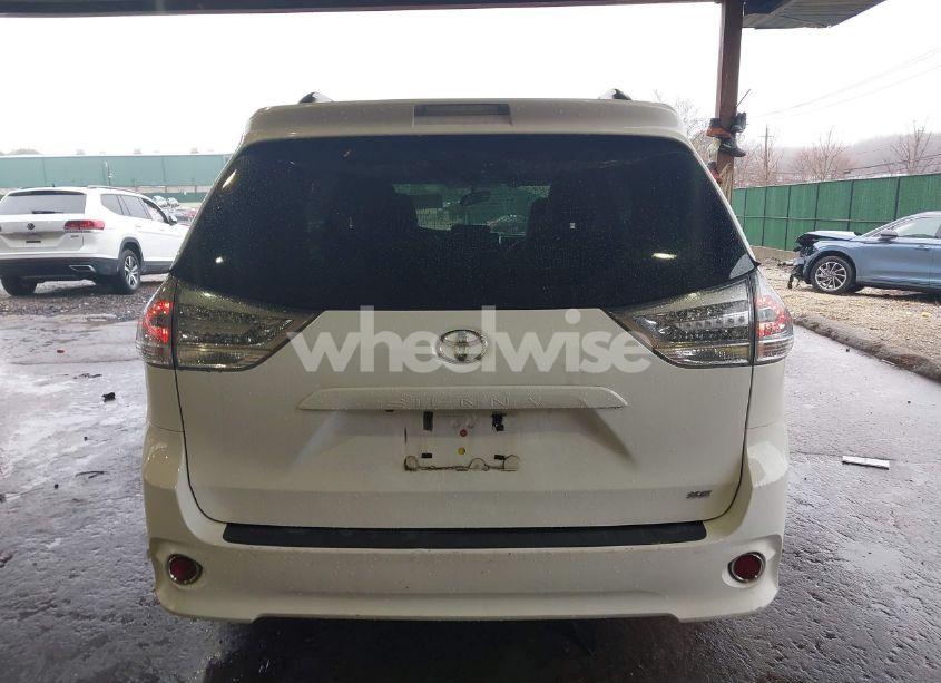Photo 17 of 2015 Toyota Sienna SE PREMIUM 8 PASSENGER (VIN 5TDXK3DC1FS528070)